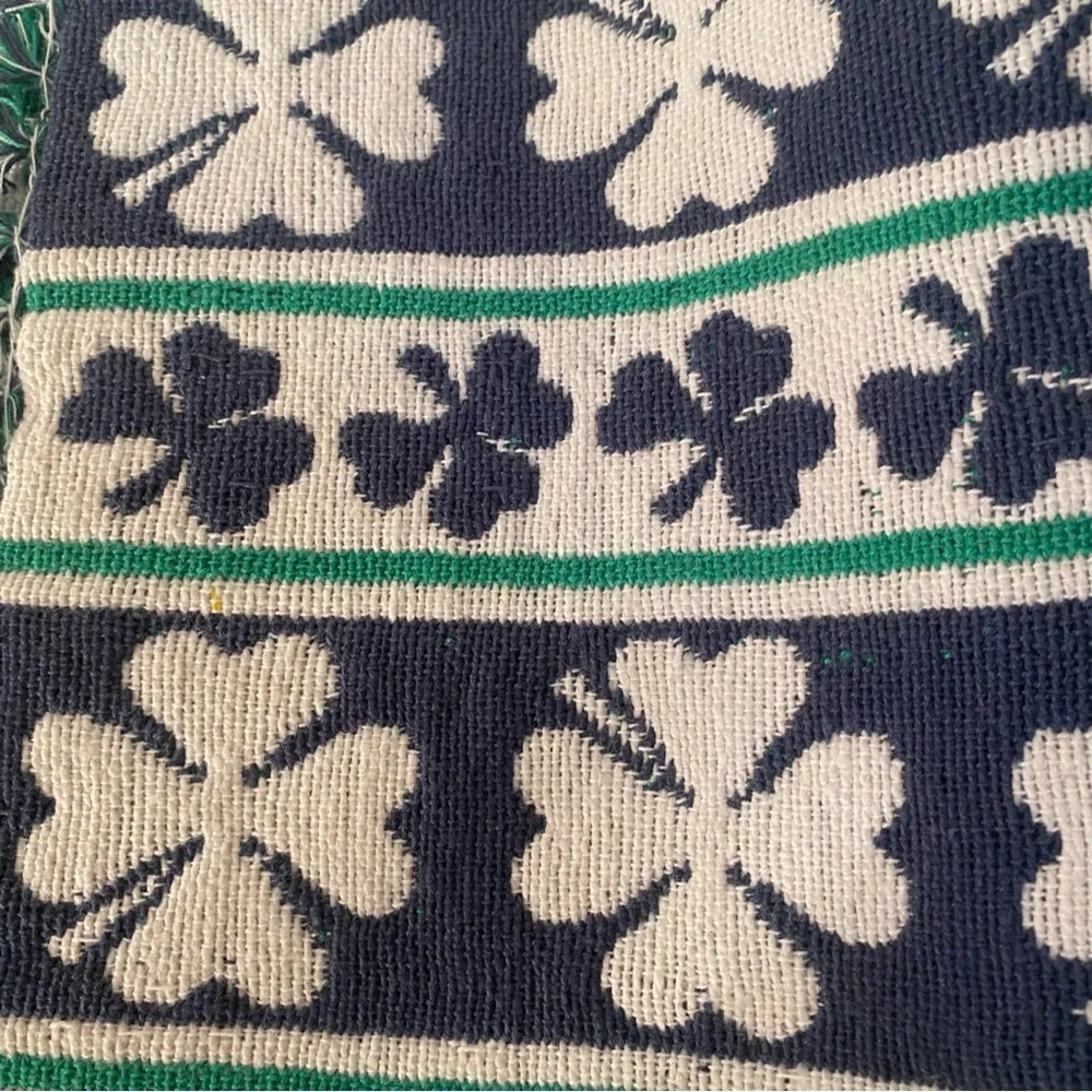 NWT Set Of 4 Park B. Smith Green/Blue Reversible Shamrock Woven Placemats Fringe